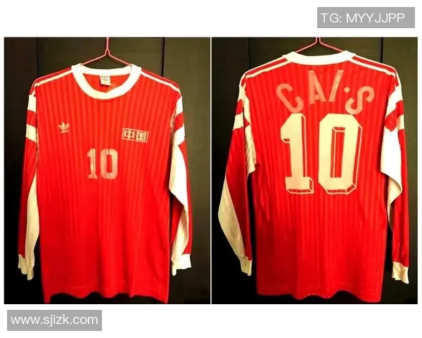 足球传奇永恒荣耀十大球星球衣退役背后的故事与意义